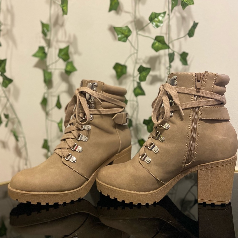 MIA Boot Heel - Size 7